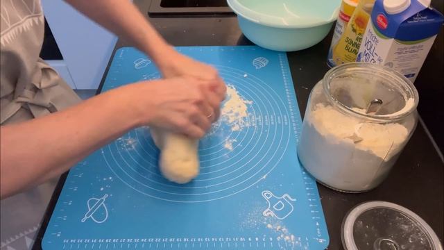 VLOG????домашний влог  оливье делаю пышки с творогом  как попасть в Россию ??