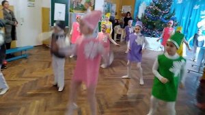 Танец Новогодние игрушки