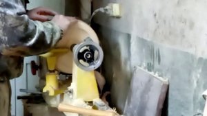 Приспособление для изготовления деревянной посуды.
