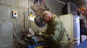 Причина вибрации раздатки на Ниве. Замена крестовины на кардане.