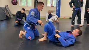 Защита от треугольника и проход Гарда 2 в 1 | “Gracie gift” | Лев Гладких