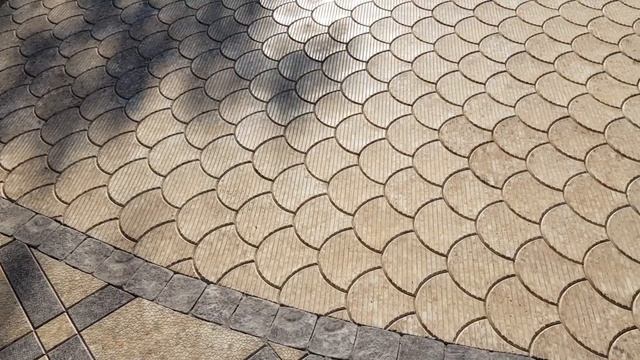 ТРОТУАРНАЯ ПЛИТКА "ЧЕШУЯ" СКОМБИНИРОВАННАЯ С "ТЕРРАСНОЙ" И БРУСЧАТКОЙ "ВАВИЛОН" смотреть онлайн