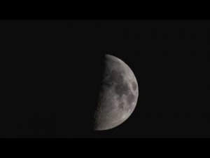 Луна в ночном небе. Снято фотоаппаратом Canon 80D на объектив МС 3М-5СА 500mm + конвертер 2х.