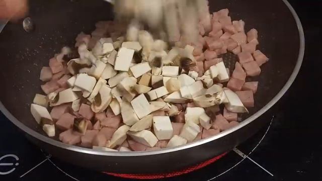 ★ Вкуснейшая паста с ветчиной и грибами за считанные минуты. За уши не оттащишь!