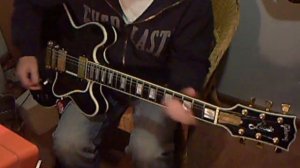 Gibson Lucille 1995 jamming to slow blues backing track