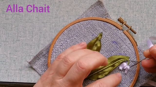 Ландыши и фиалки. Искусство Вышивки лентами. смотреть онлайн