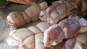 Брюшина горячего копчения с пряностями.