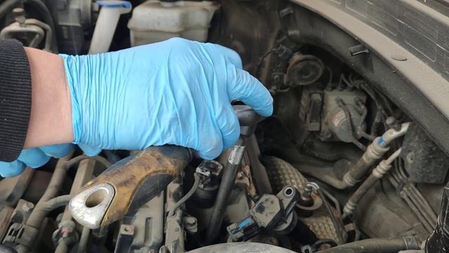 Замена свечей зажигания на KIA SORENTO 2,4AT,бензин!
