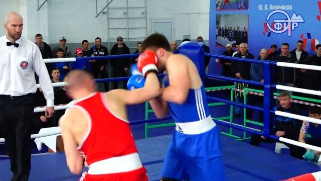 Памяти мастера. В Таштаголе прошел областной турнир по боксу памяти Юрия Айларова смотреть онлайн