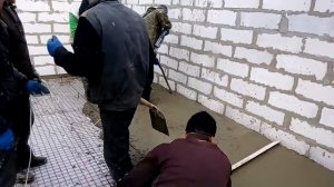 Как залить стяжку пола с помощью бетононасоса за 10 минут Часть №1