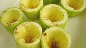 Кабачки, фаршированные фаршем и запеченные в духовке