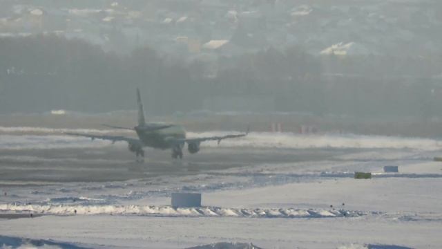 Самолеты заходят на посадку, аэропорт Кольцово смотреть онлайн