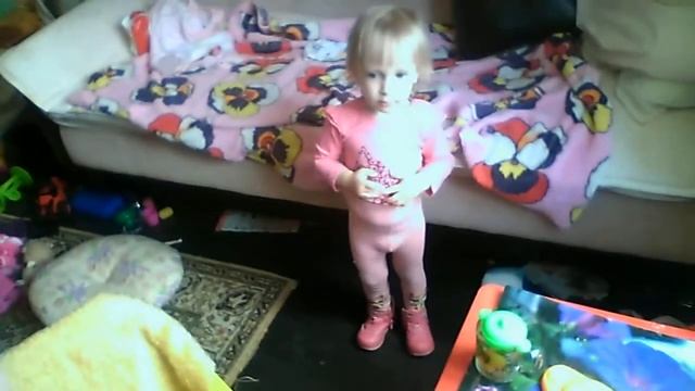 Викуле 2 г. танцы)) смотреть онлайн