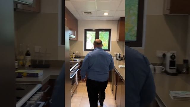 ДУБАЙ. НЕДОРОГОЙ ТАУНХАУС НА ЛАГУНЕ смотреть онлайн