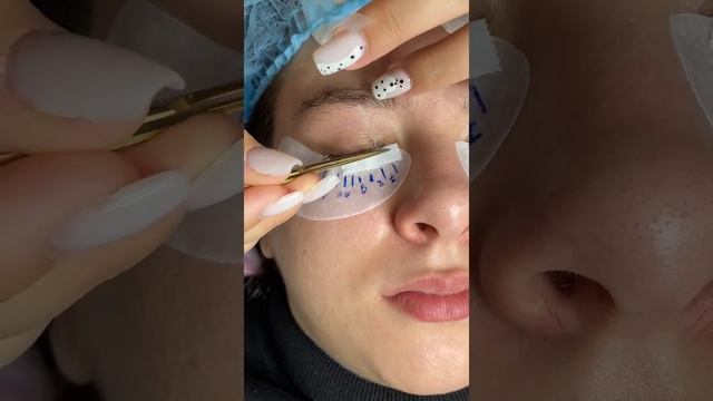 Проработка углов при наращивании ресниц смотреть онлайн