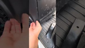 Снятие замена подголовников Range Rover L405, снятие задней крышки спинки сидения Range Rover L405