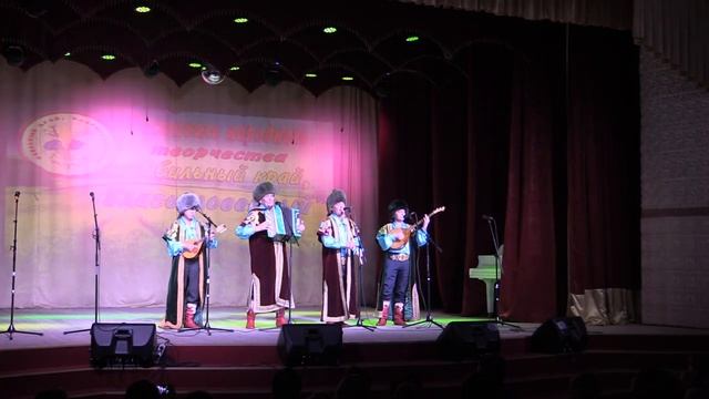 Народная башкирская песня «Пой соловушка, пой», исполняет народный ансамбль «Яшлек»