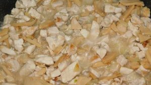 Курица с шампиньонами в сливочно-чесночном соусе