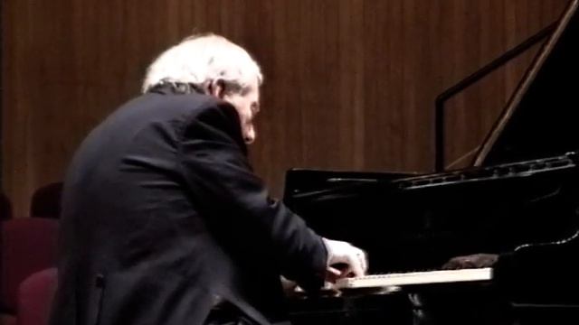 Schumann-Faschingsschwank aus Wien op.26-Ciccolini A.-Nov.17th,2001-Milano смотреть онлайн