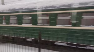 Электропоезд ЭР2К-901 (головы 01, 09)  в ТЧ-15 СПб-Балт. из окна ЭТ2М, 22.01.2024г. (4K UHD)