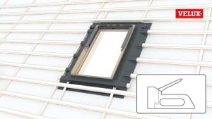 Монтаж оклада мансардного окна Velux EDZ под металлочерепицу