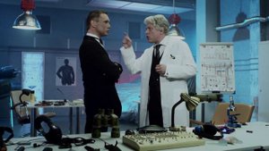 Супергерои. Джеймс Бонд. Глухой.