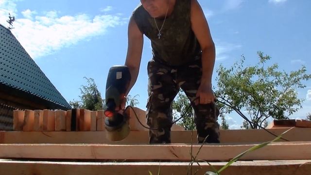 На этапе монтажа нижней обвязки каркасной бани 5х6. Часть 4