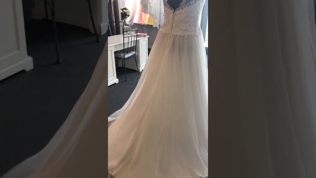 Tia Ivory Wedding Dress