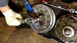 Stels 700D Проект DROVA часть 17 Ведомый шкив вариатора снял таки