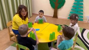 Коммуникативная игра "Стаканчики" для подготовительной к школе группы с ОВЗ