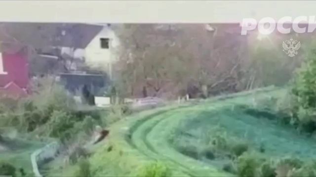Украинцы, не желающие воевать, прокопали на границе туннель, взяли с собой две резиновые лодки