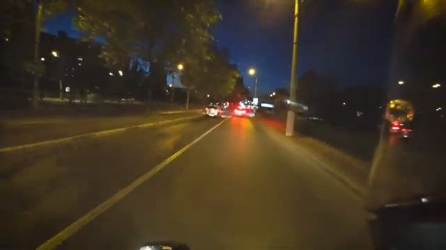 НА МОТОЦИКЛЕ ПО НОЧНОМУ ГОРОДУ. смотреть онлайн
