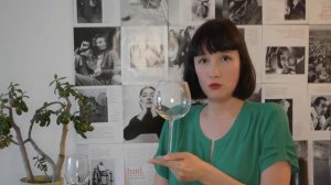 Как передать бокал другому человеку и как не запачкать его в губной помаде