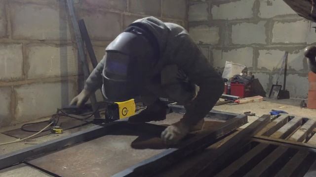 Верстак в гараж своими руками. Часть 1. смотреть онлайн