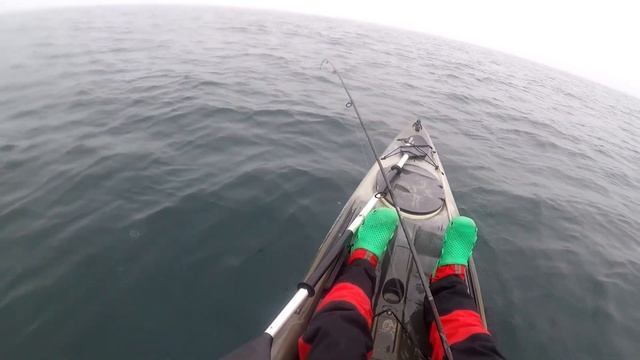 Прогулка на САПе + ловля лисицы на Черном море - thornback ray kayak fishing смотреть онлайн