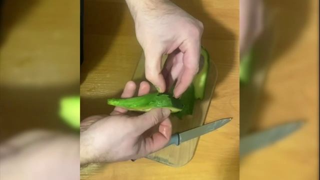 Как снять с авокадо кожуру