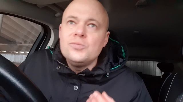 Беги от таких мужчин. Любовью тут и не пахнет.