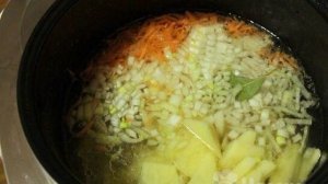 Куриный суп с клёцками в мультиварке