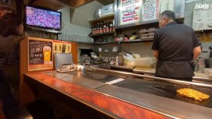 Okonomiyaki - Уличнпя еда в Осаке Японии