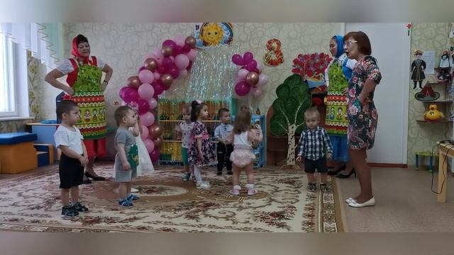 Матрешки и цветные дорожки Группа № 8 смотреть онлайн