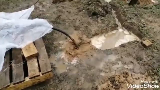 Абиссинская скважина гидробурением. Небольшой коротыш в 9м.