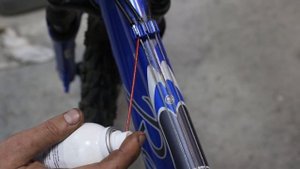 СМАЗЫВАТЬ ТРОСИКИ ВЕЛОСИПЕДА ОБЯЗАТЕЛЬНО НУЖНО!!!