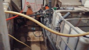 моё мини УЗВ. приколхозил бассейн к биозагрузка (временное решение)))