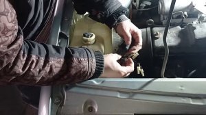 Как снять бачок омывающей жидкости Ваз 2114 #RAZNOBOY #ВАЗ2114 #какснять