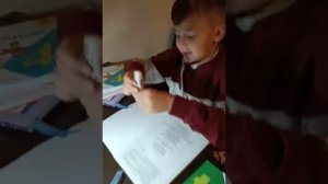 Как клеить закладки на книги