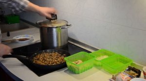 Суп с грибами (шампиньонами) на курином бульоне