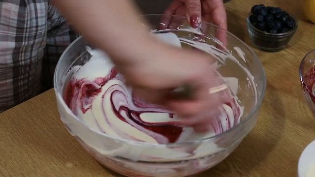 Торт с голубикой смотреть онлайн