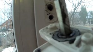 Как снять ручку с пластикового окна.