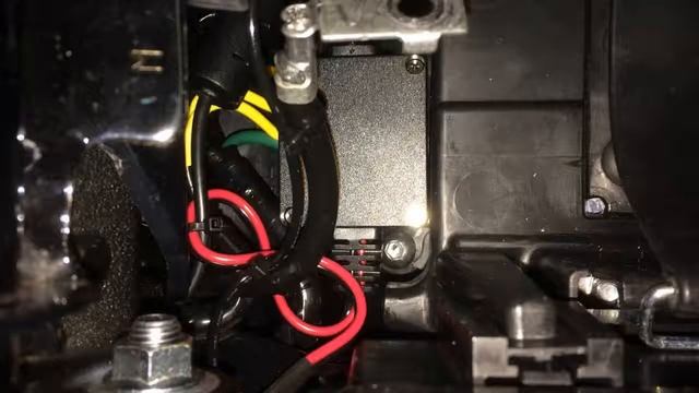 Honda VFR 1200 F - instalace Garmin Zumo 395 смотреть онлайн