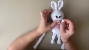 Как приклеить ресницы на безопасные глазки для игрушки крючком